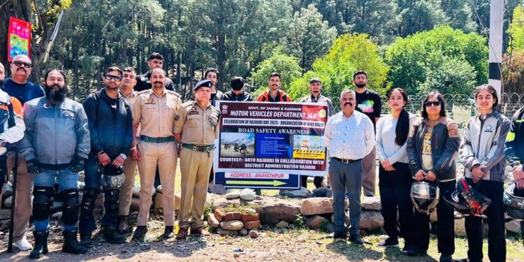 MVD Rajouri conducts Enforcement Drive