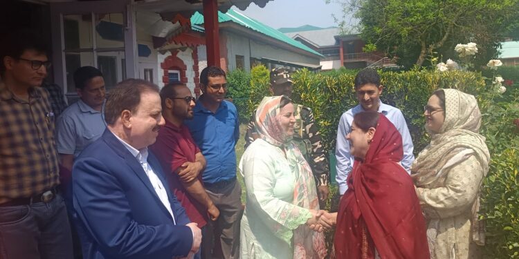 Sakeena Itoo conducts surprise inspection of Shaheed Himayun Muzzamil Memorial GDC Boys Anantnag