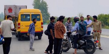 Road Safety enforcement intensified on NH-44 in Baramulla