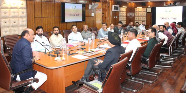 Dy CM reviews performance of J&KKVIB, JKPCC