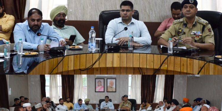 DC, SSP interact with Civil Society members at Poonch