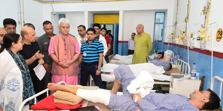 Lieutenant Governor visits GMC Jammu, meets the civilians injured due to unprovoked shelling by Pakistan