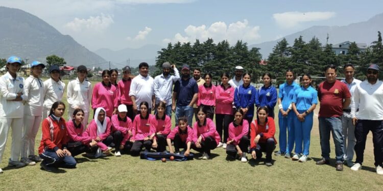 140 students participate in Inter-School Zonal Cricket Tournament at Kishtwar