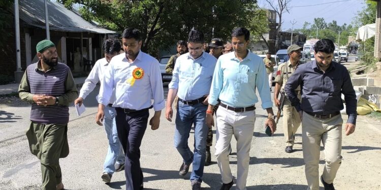 DC Shopian conducts extensive visit of sub-division Zainapora