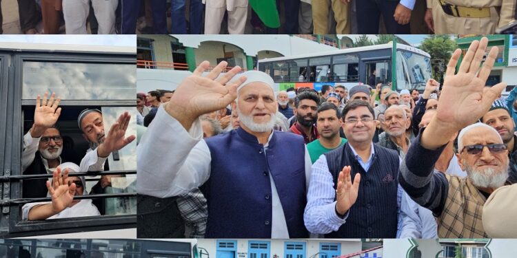 DC Kishtwar flags off 31 Hajj Pilgrims