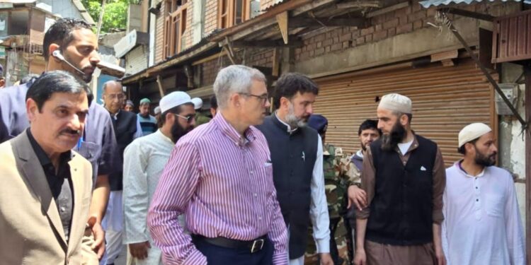 CM Omar Abdullah visits Tangdhar to assess situation
