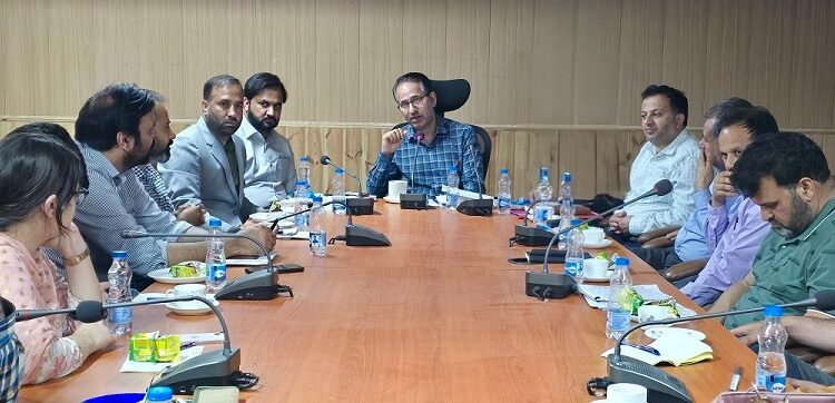 ADDC reviews RDD works in Baramulla, stresses timely execution and quality
