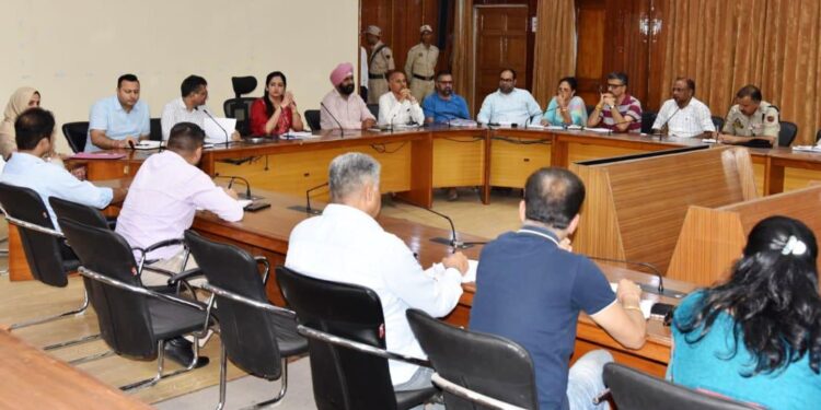 DC reviews preparedness for Dharti Aaba Janjatiya Gram Utkarsh Abhiyan in Udhampur