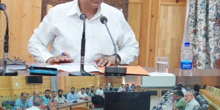 DC Bandipora reviews implementation of PM Surya Ghar–Muft Bijli Yojana