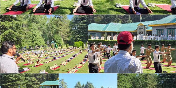 NMBA: Distt Admin B’pora organizes Yoga event to promote wellbeing & env. awareness