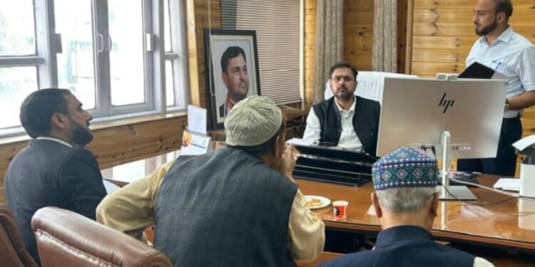 Deputations call on Satish Sharma, discuss key issues