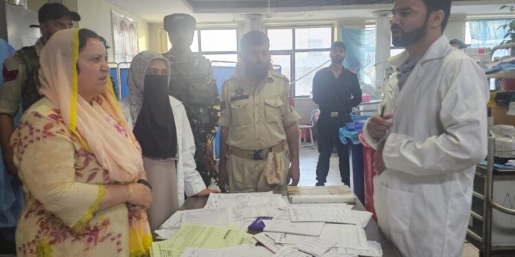 Sakeena Itoo visits SKIMS, Super Speciality Hospital Srinagar