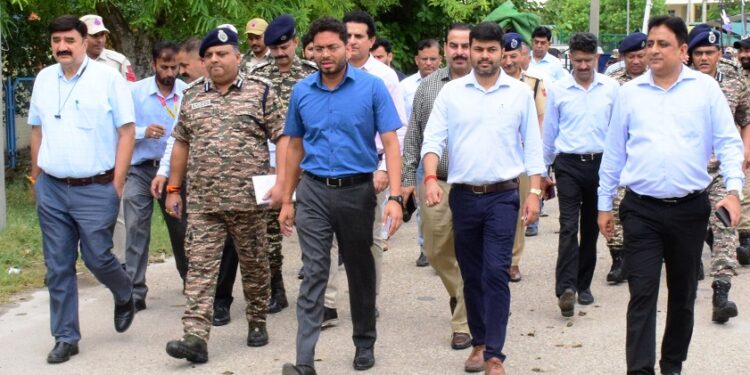DC Jammu reviews Amarnath Yatra preparedness at Yatri Niwas