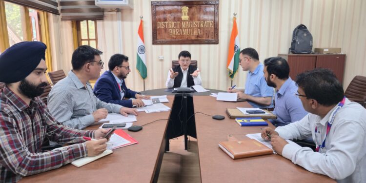 DC Baramulla reviews status of pending cases under key Government schemes