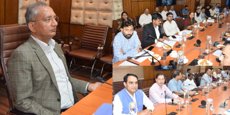 Union Secretary reviews progress on PM Vishwakarma, PMKVY, SANKALP, other MSDE initiatives across J&K