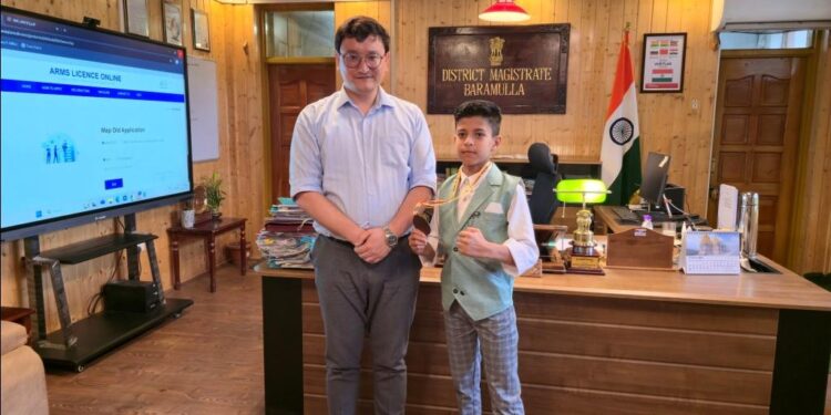 DC B’la felicitates Young Wushu Champion- Aman Khan