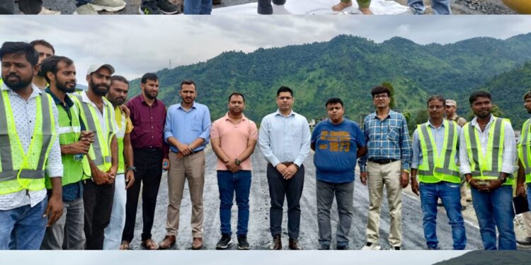Deputy Commissioner visits flash-flood affected Qazi Mohra area, assures swift restoration measures