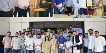 PIB Jammu organises media workshop in Kishtwar; sensitizes journalists about unverified content through digital media