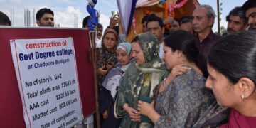 Sakeena Itoo lays foundation stone of main building, administrative block of GDC Chadoora