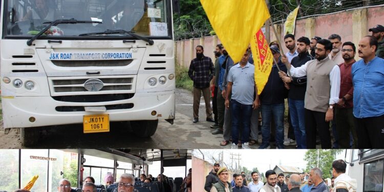 DC Budgam flags-off Mata Kheer Bhawani Yatra from Pandit Colony Sheikhpora to Tulmulla, Tikker