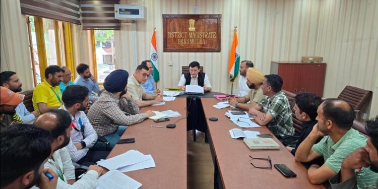 DC Baramulla takes stock of progress achieved under PM Surya Ghar: Muft Bijli Yojana