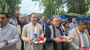 Staff Shortage: Retired employees managing food distribution centres in Pulwama