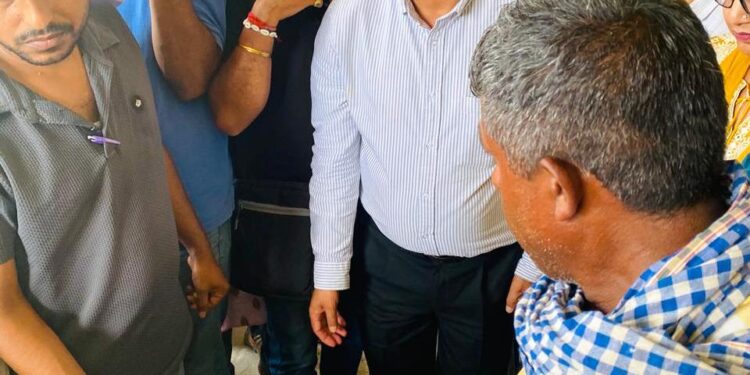 Director Sericulture visits cocoon auction market at Udhampur