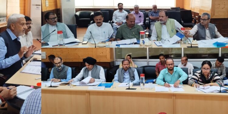 Public Accounts Committee holds meeting in Srinagar