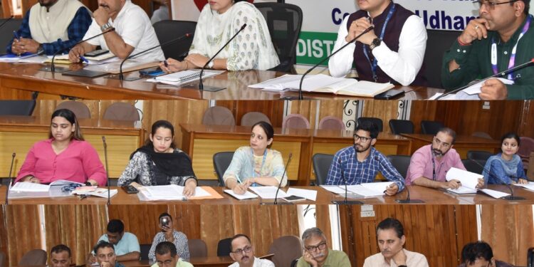 DC Udhampur reviews performance of banks at DLRC & DCC meeting