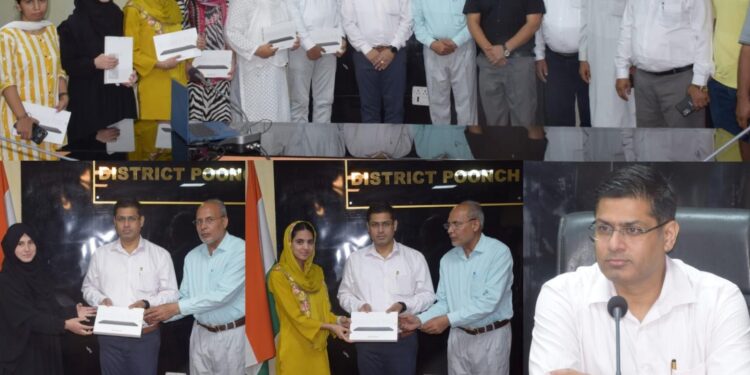 DC Poonch felicitates government school toppers with Tablets under BBBP Initiative