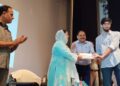 Sakeena Itoo felicitates JEE/NEET achievers from Government Institutions at Srinagar