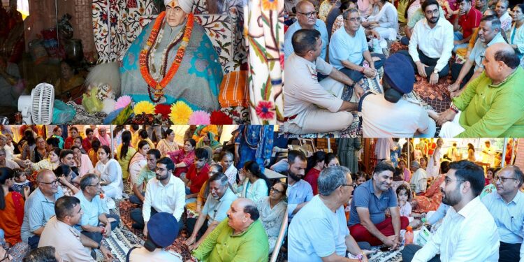 DC Srinagar participates in devotional celebration of 127th Birth Anniversary of Bhagwan Gopinath Ji at Habbakadal