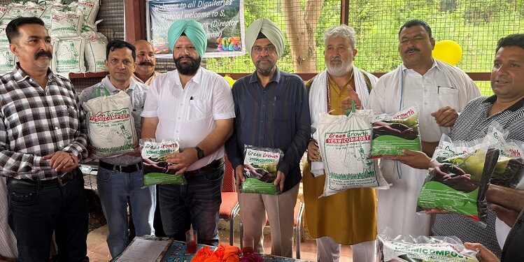 Director Agriculture Jammu inaugurates Commercial Vermicompost Unit under HADP in Rajouri