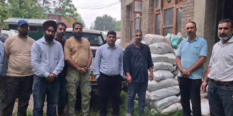 Raids godowns, seizes tonnes of banned polythene