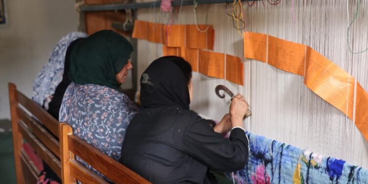 IICT upgrades skill of 11,000 carpet weavers under various flagship schemes