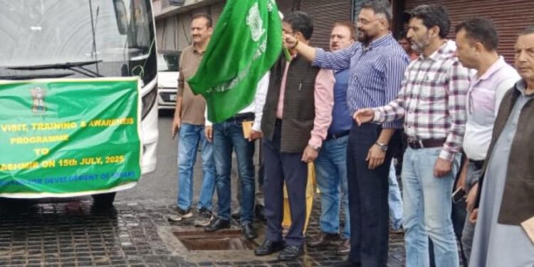 Bhumesh Sharma flags off farmers for field visit; pushes for adopting modern agriculture practices