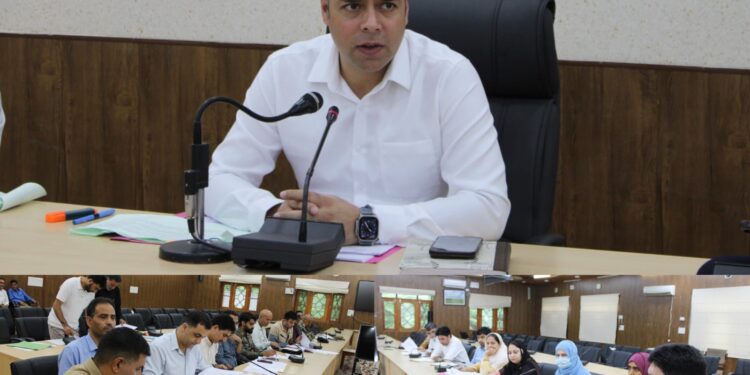 DC Budgam chairs DLSCC meeting, reviews SRO-43 cases