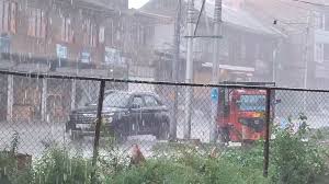 Heavy rain, windstorm disrupt life in Srinagar, causes waterlogging, traffic chaos