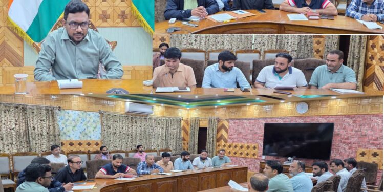DC Kupwara reviews status of applications under PMAY (U) 2.0