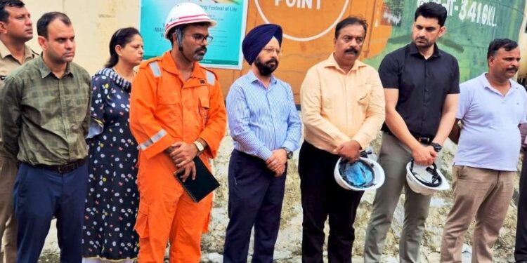 Controller Legal Metrology inspects Indian Oil Depot Narwal, Reviews functioning of OMCs