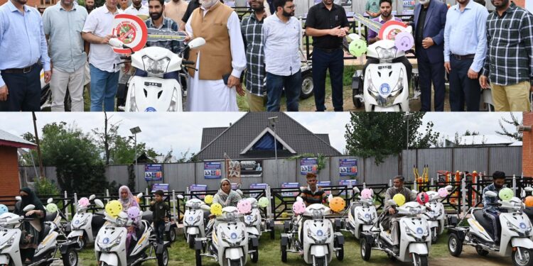 27 Motorized tricycles distributed among specially-abled persons at Pinjora Shopian