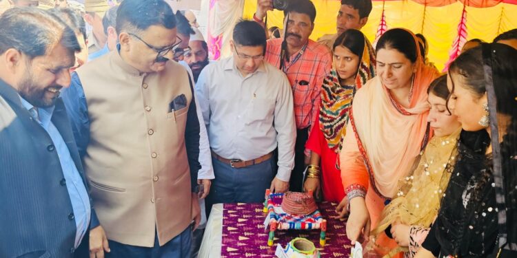 Rana launches Akaanksha Haat in Poonch