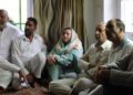 Sakeena Itoo visits Ichgam Budgam, offers condolences to bereaved family of electrocution victim