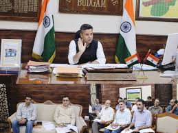 DC Budgam reviews progress of PM Surya Ghar- Muft Bijli Yojana