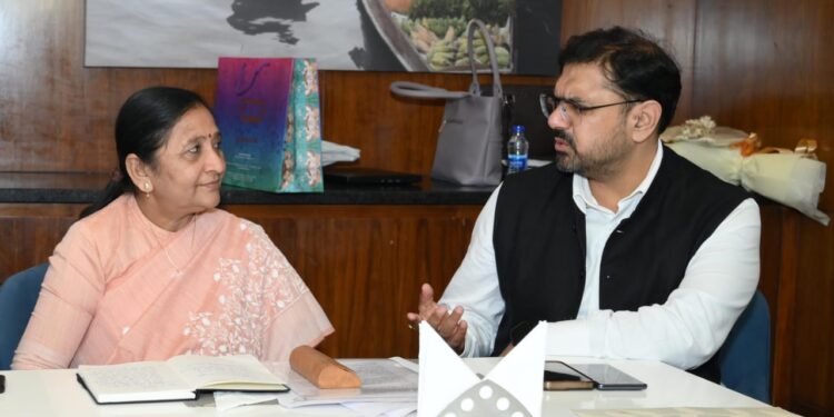 Satish Sharma meets Union MoS Nimuben Jayantibhai Bambhaniya