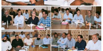 Div Com Kashmir reviews status of Srinagar Smart City projects