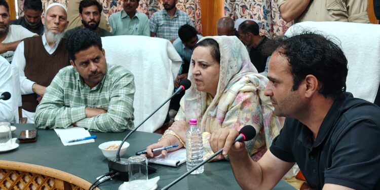 Sakeena Itoo chairs mega Public Darbar-cum-Grievance Redressal Camp at Kulgam