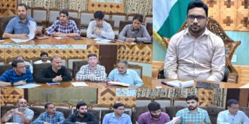 DC Kupwara reviews implementation of Financial Inclusion schemes
