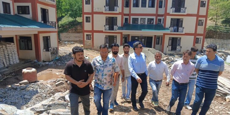 Dr Karwani inspects under construction transit accommodation sites for PM Package Employees in North, Central, South Kashmir