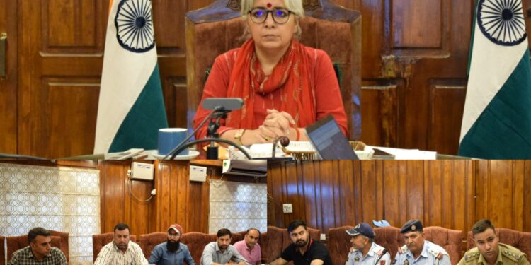 DC Bandipora reviews traffic management, orders phase-wise action plan